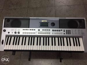 Yamaha psr-I455 Keyboard
