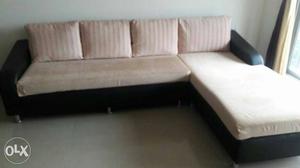 1 month old L shaped sofa set, in a brand new condition one