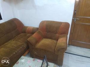 I am selling my 5 seater sofa in a good