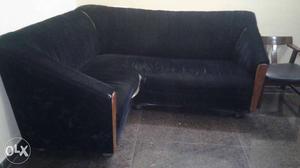 Old sofa good condition & good flushing. Wood good I am