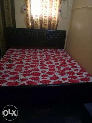Selling 6*6 double bed because of transfer bill