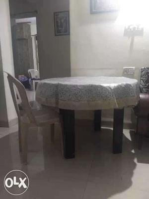 Small Round Dinning table with 4 Chairs