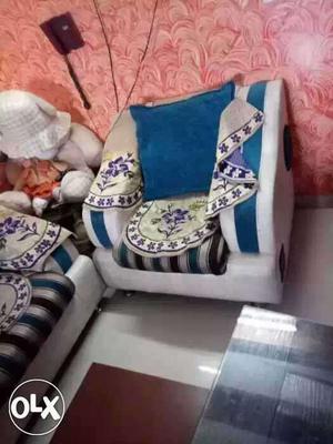 White And Blue Floral Sofa Set