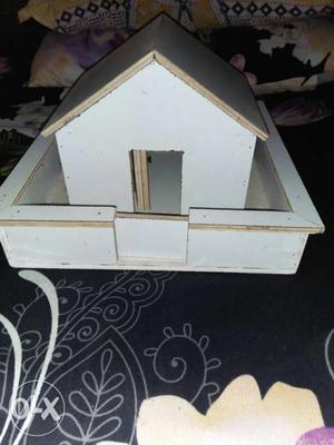 Wooden bird house good condition