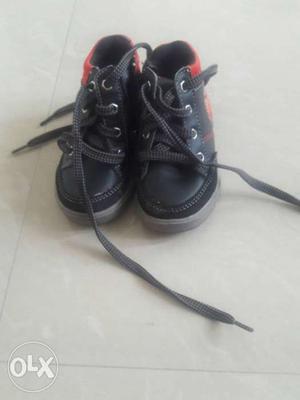 1years old baby boys unused black shoes with zip