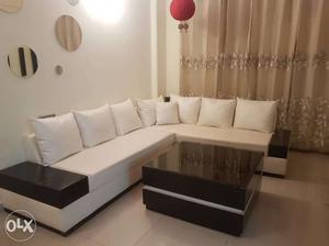 7 seater sofa with centre table in good condition