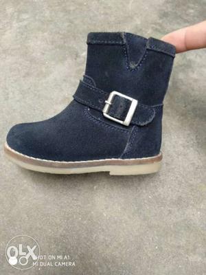 Brand new leather boot for child size is 20