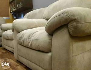 Damro Luxury Branded Sofa Set (3-1-1) in