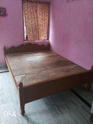 I want to sell my new wooden bed.size-5/6.5ft.2 days old.