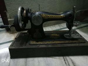 Merritt Sewing Machine.Hand driven