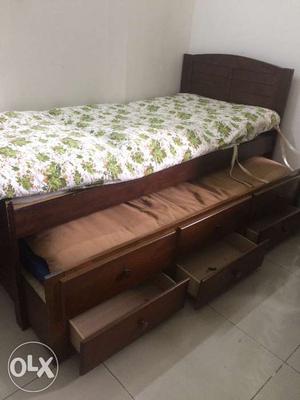 Same bed is available on Urban ladder. Pls chk