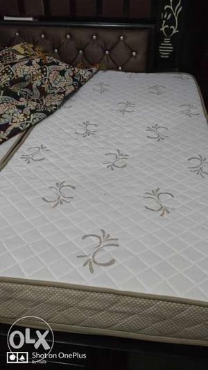 Sleepwell Quilted White Floral 6" Double Mattress in new