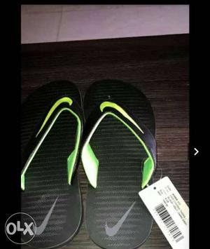 Brand new nike flip flops neon color size 8 (not