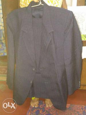 Navy blue suite (coat and pant) with glazing look
