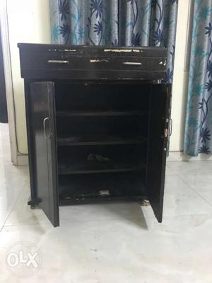 Black Wooden 3-drawer Nightstand