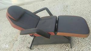 Healing chair in running condition