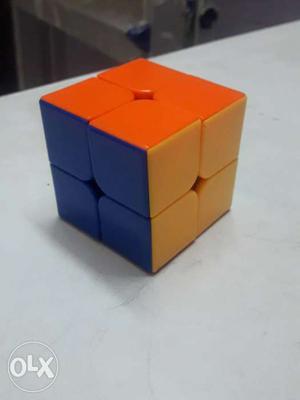 Very very smooth stickerless 2x2 rubriks cube