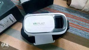 White And Gray VR Play Headset