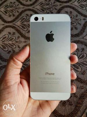 IPhone 5s 32 GB 2 month old 10 month guarantee