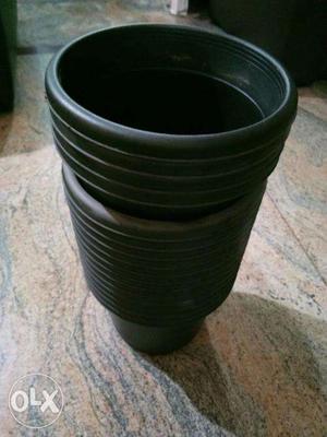 New Plastic pots with a very good condition