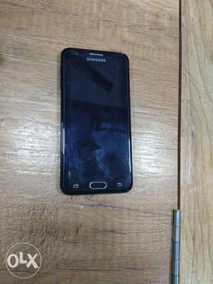 Samsung j5 prime in warranty and very good