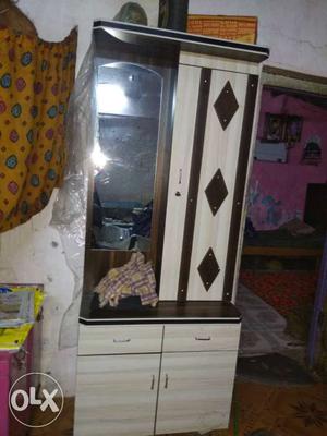Dressing table fix price sell or exchange only mi mobile
