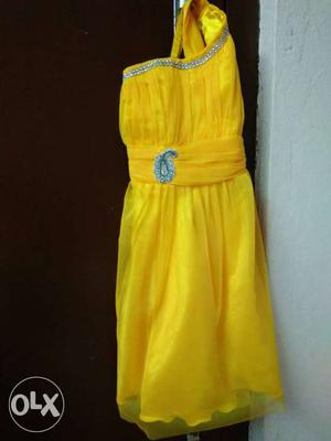 Girl frock, not used, suitable for 2 to 4 years,