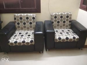 I want to sell my sofa which is 3+1+1 seater. Its