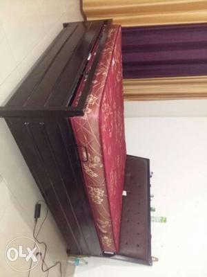 Metal doublebed..with peps mattress.. in very