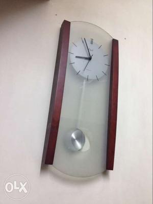 Opal wall clock in very good condition