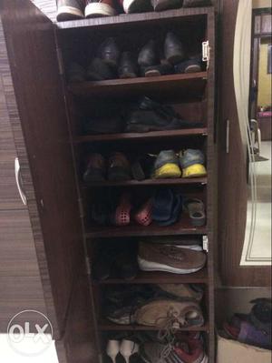 Shoe rack with a lot of space and in good