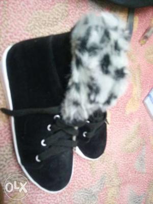 Unpaired Black And White Fur-lined Boot