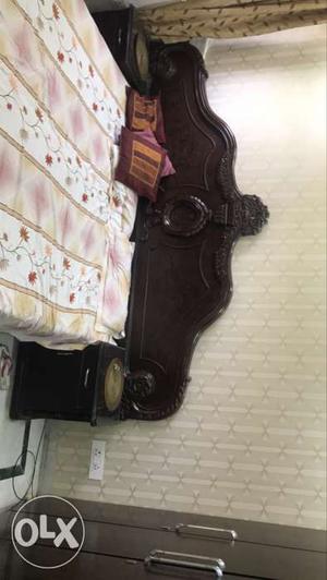 Wooden double-bed with wood carving with mm foam