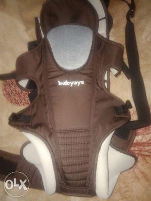 Baby carrier is in very good condition. Hardly