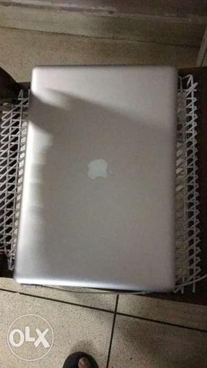 Macbook 17 core i 5