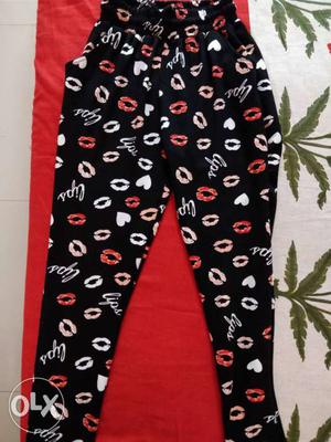 Night pants with lips and heart printed L size