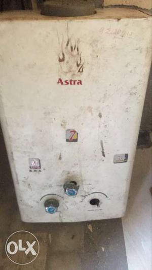 White Astra Water Heater