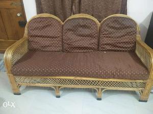 3+2+1 sofa with cushion in good condition for sale (rate