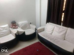 5 Seater Sofa with cusions