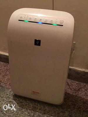 Air Purifier.. 2 Years Old.. OnlY 5 DaY Used