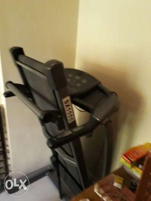 Automatic treadmill, excellent working condition,