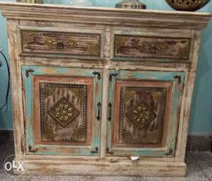 Cabinet with apricot wood and Antique looks