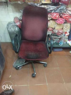 Chair maroon