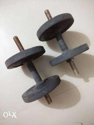 Dumbbells 8 kg available in VBHC. Each plate is 2