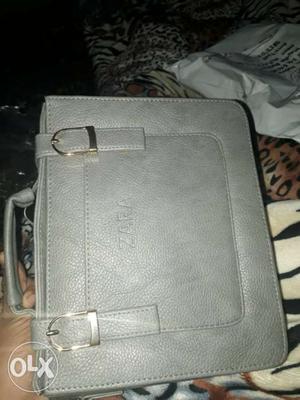 Gray Leather Suitcase Bag Screenshot