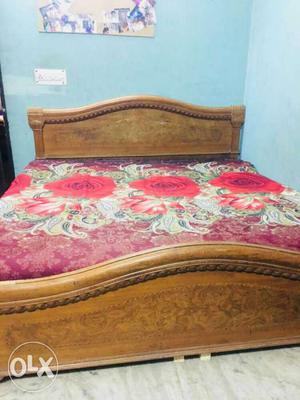 King size double bed is very good condition
