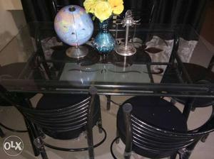 New only 1 month old dinning table 6 chair wli