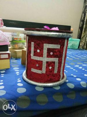 Round Silver And Red Nazi Sign Print Canister