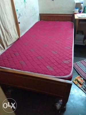 Single bed in good condition without mattresses