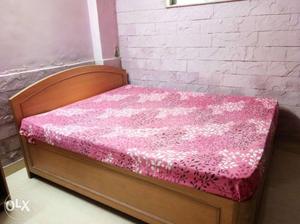 Want to sell bed without matress..big storage